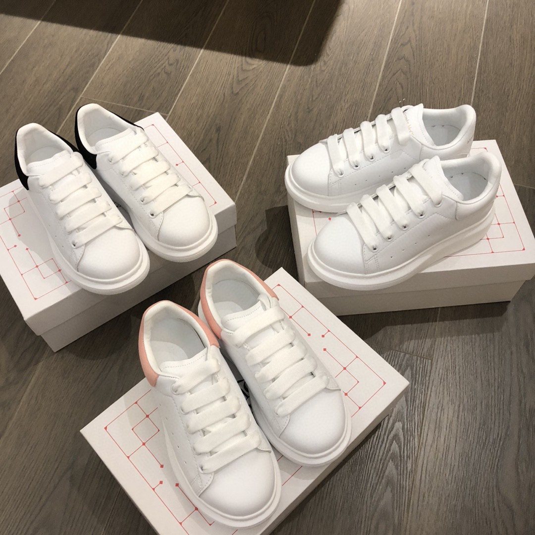 Children's shoes child